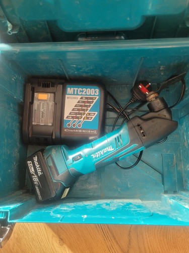 Makita 18v multi tool - 18v,