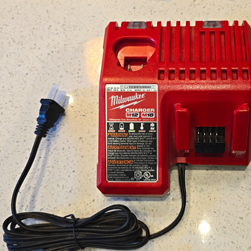Milwaukee m12 m18 18v - m12,